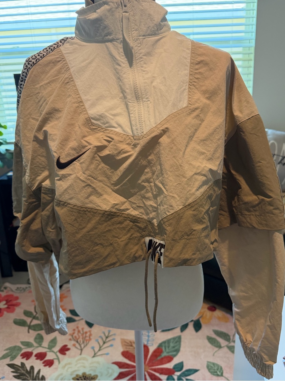 Nike Cropped Two-Tone Tan and Cream Windbreaker Jacket